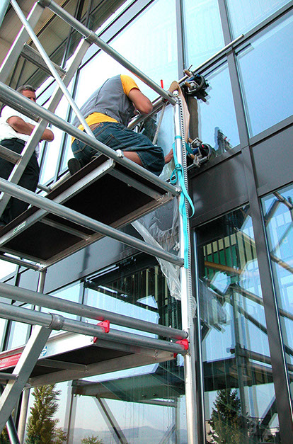 vetrox, glaskratzer, glaskratzer entfernen, glaskratzerentfernung, scratching, graffiti, glass doc, glassanierung, verkratztes glas